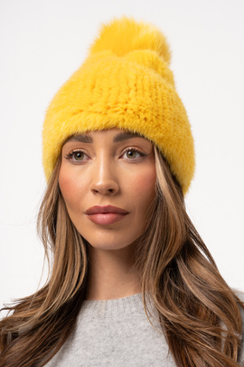 Żółta czapka z naturalnej norki z pomponem