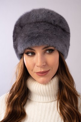 Szary beret z futra norki