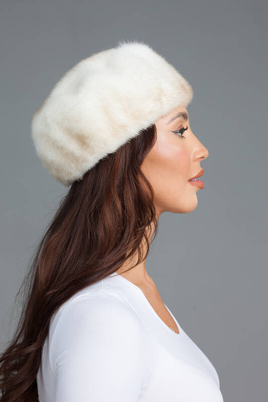 Kremowy toczek z naturalnego futra norki