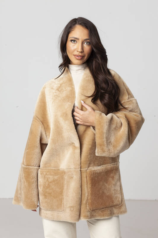 Beżowy dwustronny kożuch Perla ze skór merino