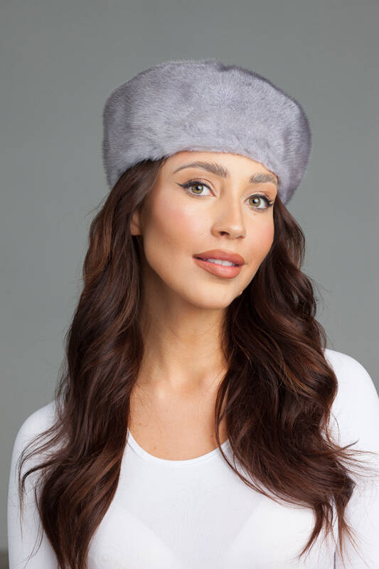 Szafirowy toczek z naturalnego futra norki