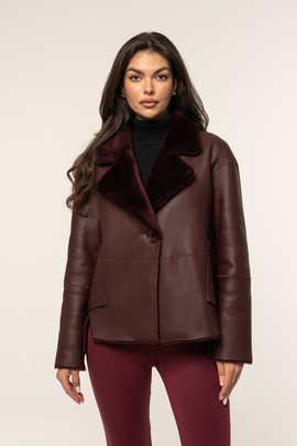 Bordowy kożuch damski ze skór jagnięcych typu merino