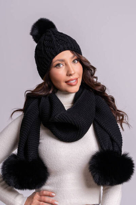 Czarny komplet wełniany szalik oraz czapka z pomponami z futra jenota