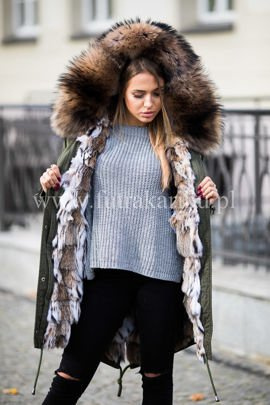 Parka damska w kolorze khaki obszyta futrem naturalnym rysia kanadyjskiego.