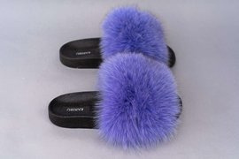 Fioletowe (lawendowe) klapki z naturalnym futrem lisa