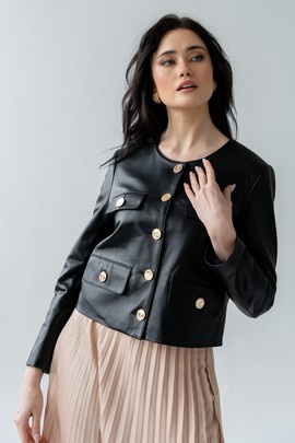Czarna skórzana kurtka damska typu szanela
