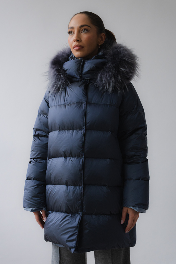 Granatowa kurtka marki Flo&Clo z futrzanym obszyciem