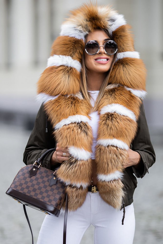Kurtka damska  bomberka obszyta naturalnym futrem lisa płomienistego