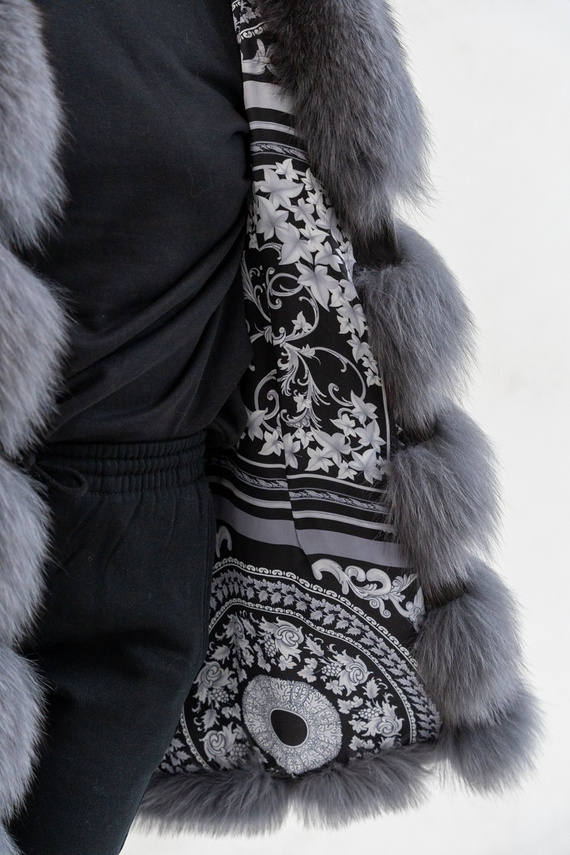 Szafirowa futrzana kamizelka z naturalnego lisa fińskiego