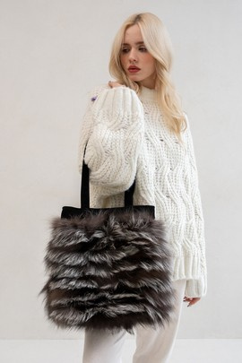 Torebka z naturalnego futra lisa srebrnego