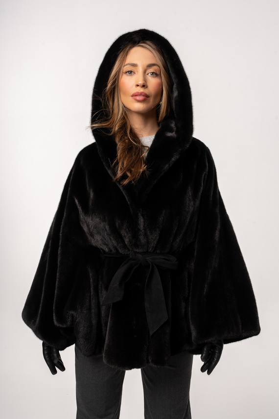Czarne futro w stylu poncza z kapturem z naturalnych norek Blackglama