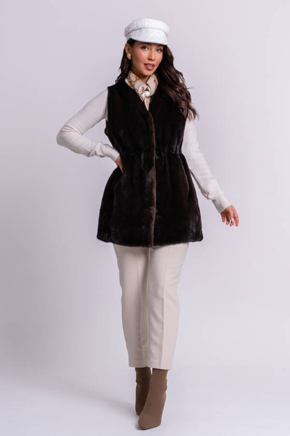 Brązowa kamizelka z naturalnego futra norek