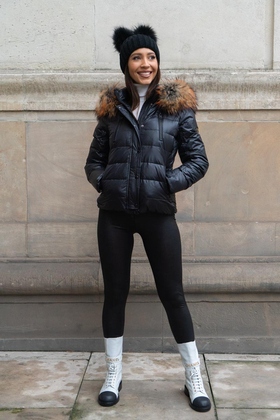 Czarna kurtka Kali z futrzanym kapturem