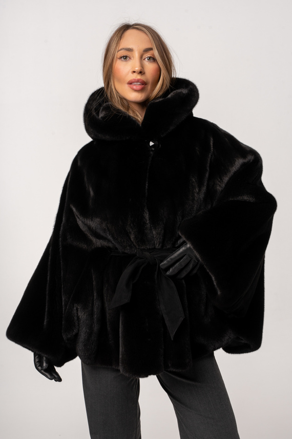 Czarne futro w stylu poncza z kapturem z naturalnych norek Blackglama