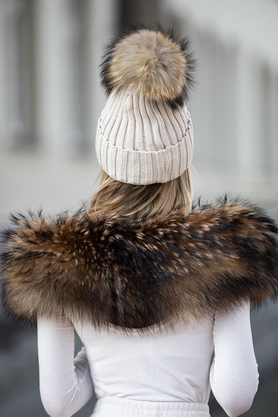 Kołnierz z naturalnego futra jenota