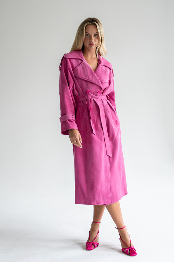 Fuksiowy zamszowy trench z naturalnej skóry