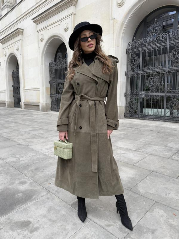 Oliwkowy płaszcz ze skóry zamszowej