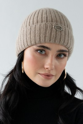 Kaszmirowa czapka w kolorze beżowym
