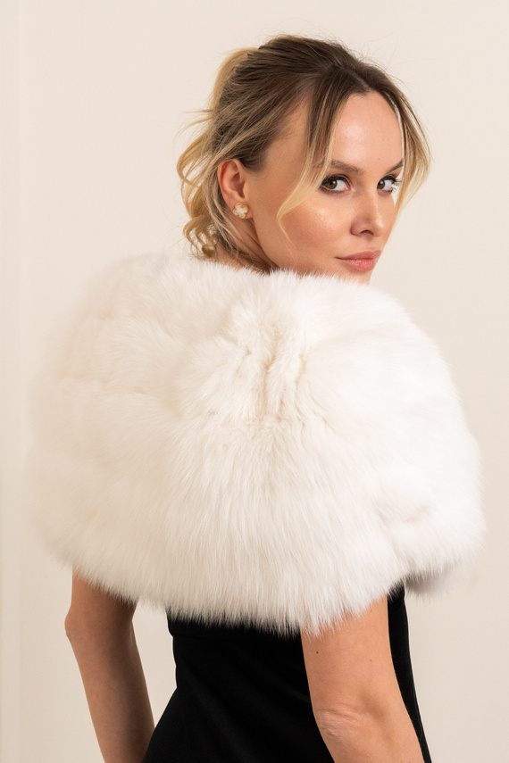 Biała etola z naturalnego futra lisa