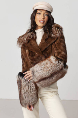 Brązowe futro z pełnych norek oraz lisa srebrnego