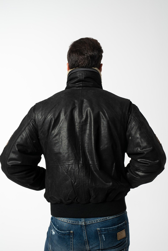 Skórzna pilotka w kolorze czarnym