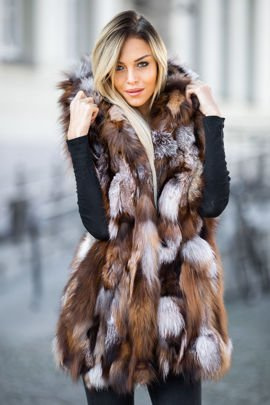 Futrzana kamizelka z kapturem z naturalnego futra lisa