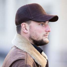 Męska czapka skórzana z daszkiem