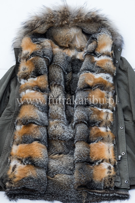 Kurtka męska typu parka ocieplana naturalnym futrem lisa argentyńskiego.