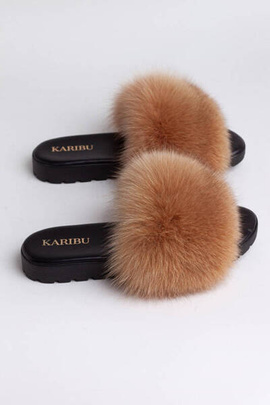 Brązowe (cappucino)  klapki skórzane z naturalnym futrem lisa