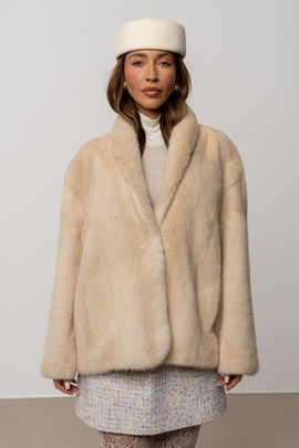 Beżowe futro naturalne z grzbietów norek palomino