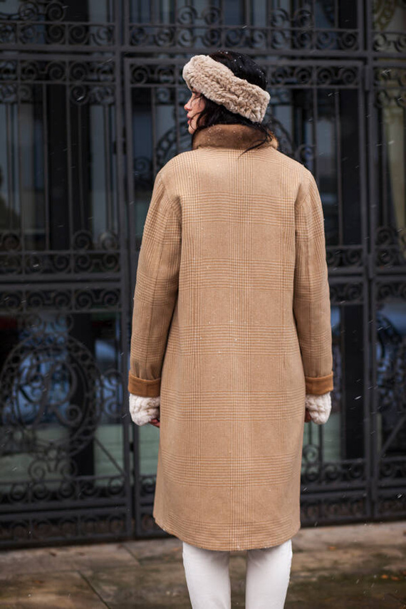 Beżowy płaszcz damski z wełny i alpaki