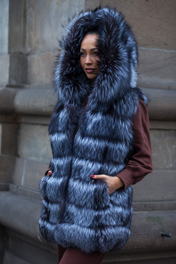 Kamizelka z kapturem z lisa srebrnego