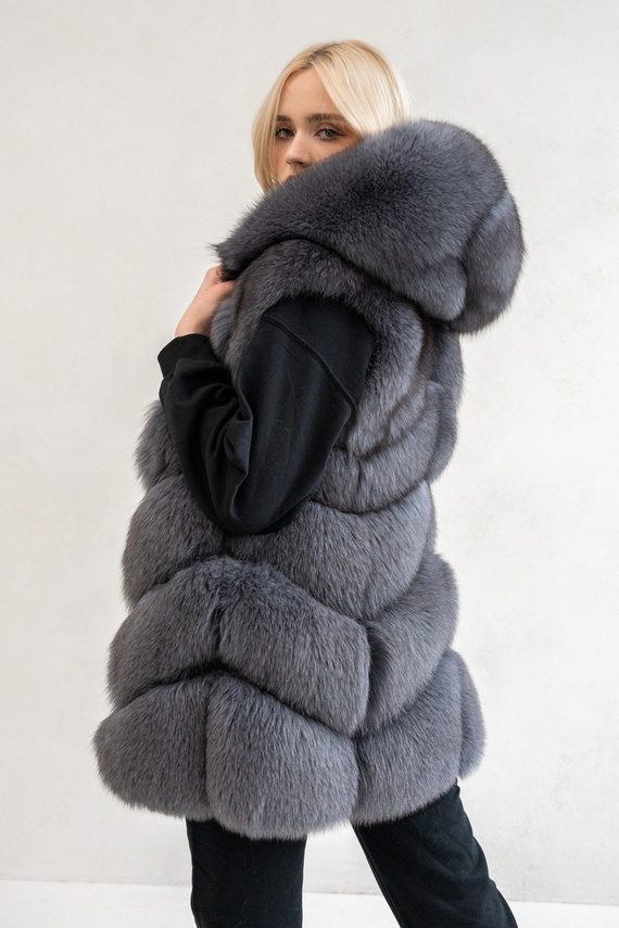 Szafirowa futrzana kamizelka z naturalnego lisa fińskiego