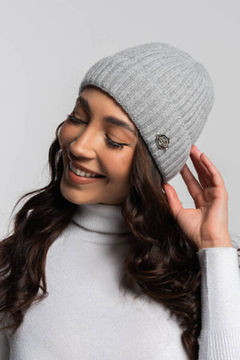 Kaszmirowa czapka w kolorze szarym