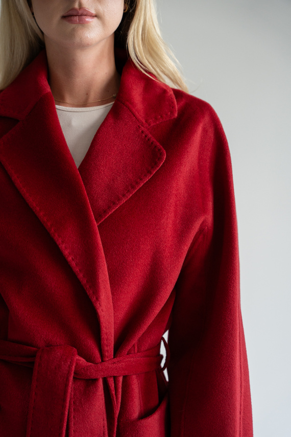 Kaszmirowy płaszcz z jedwabiem w kolorze czerwieni