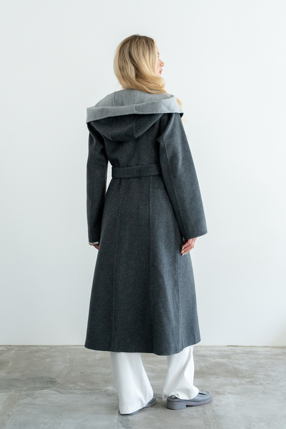 Kaszmirowy dwustronny płaszcz w kolorze szarym