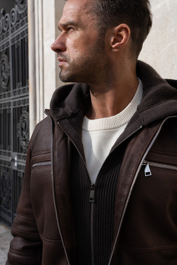 Czekoladowa kurtka męska ocieplna kożuchem