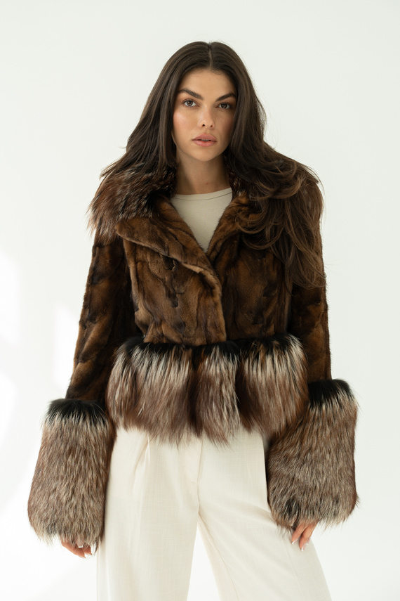Stylowe krótkie brązowe futro z norek i lisa