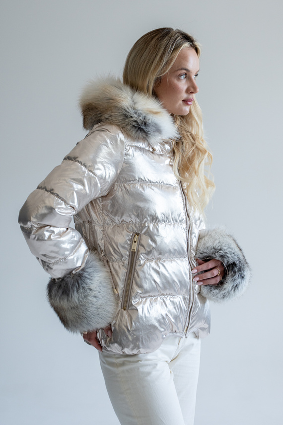 Ekskluzywna włoska kurtka puchowa marki Flo&Clo z kapturem i futrzanym wykończeniem