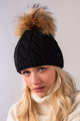 Czapka wełniana z pomponem z naturalnego futra jenota