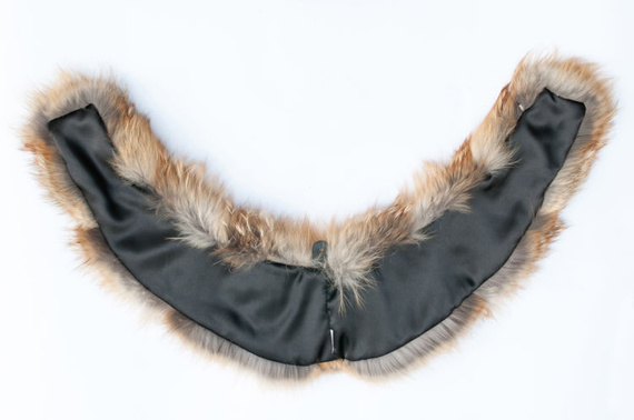 Futrzane obszycie na kaptur z naturalnego futra jenota .