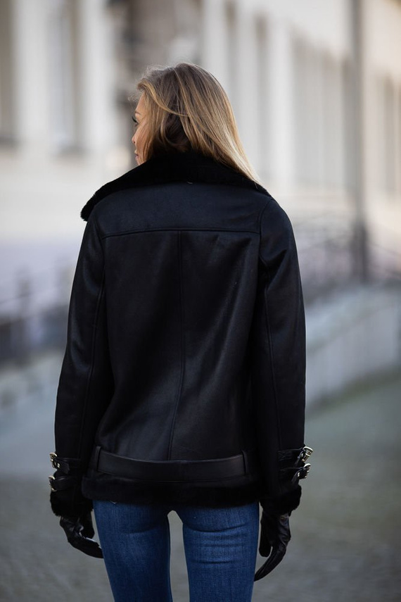 Kożuch damski typu ramoneska.