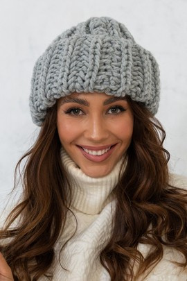 Szara czapka z wełny i alpaki ręcznie robiona