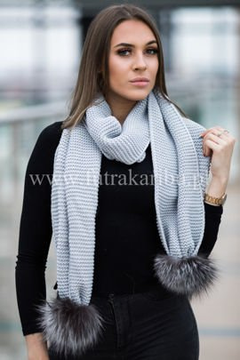 Wełniany szal z pomponami z naturalnego futra lisa srebrnego