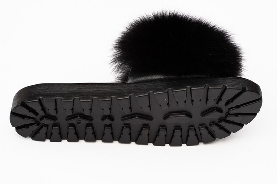 Jasno różowe klapki skórzane z naturalnym futrem z lisa