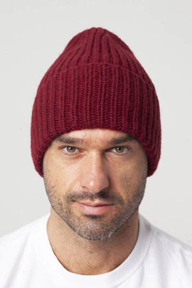 Bordowa czapka z grubego kaszmiru