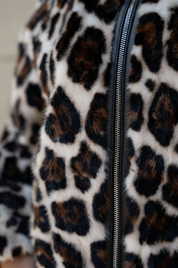 Futro z norek w zwierzęcy print panterki