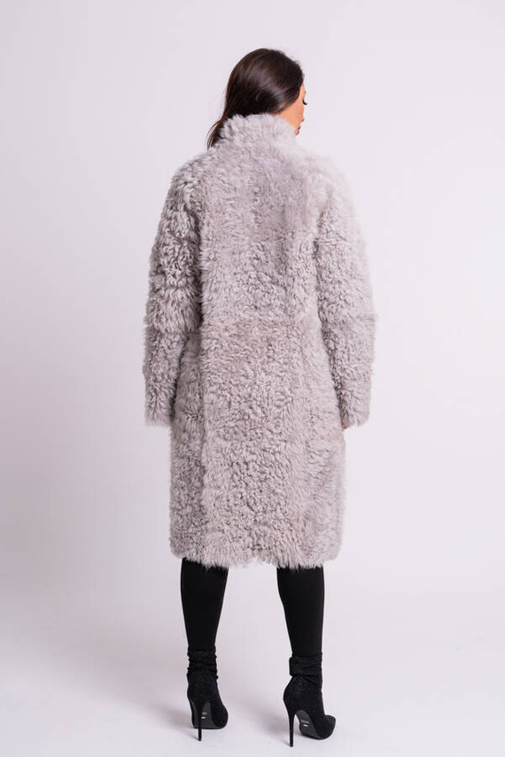 Szary kożuch ze skór merynosów 