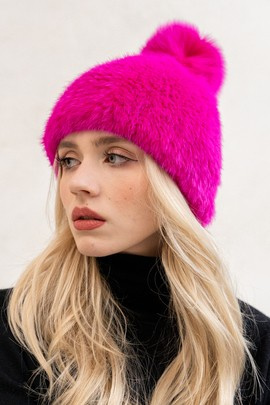 Różowa czapka z norki