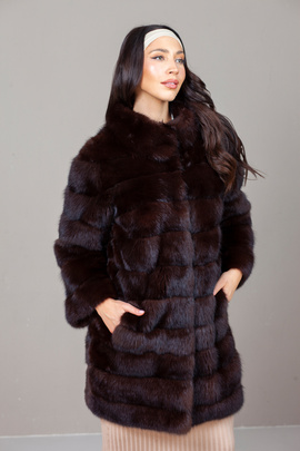 Brązowe futro z rosyjskich soboli barguzińskich
